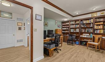 915 Timber Glen Ln, Ballwin, MO 63021