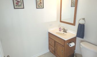 39811 N Long Dr 2, Antioch, IL 60002