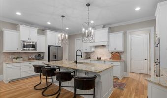 5176 Creek Walk Cir, Peachtree Corners, GA 30092