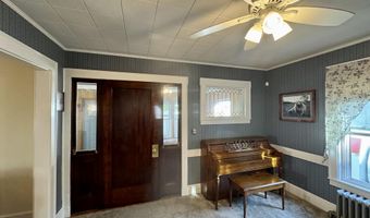 104 7th St, Bangor, ME 04401