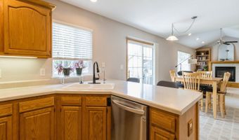 2932 SW Meadow Ridge Dr, Ankeny, IA 50023