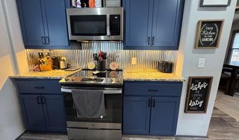 807 6th St, Aurora, NE 68818