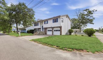 853 Neptune Ave, Beachwood, NJ 08722