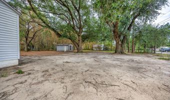 413 Seymour St, Aberdeen, NC 28315