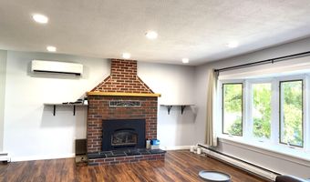 902 Eastern Ave, Augusta, ME 04330