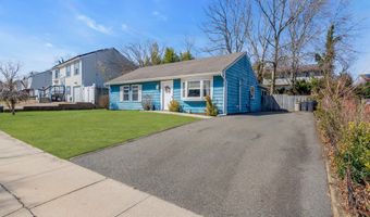 22 Longboat Ave, Barnegat, NJ 08005