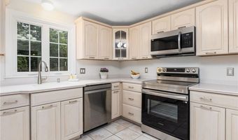 475 Red Chimney Dr, Warwick, RI 02886
