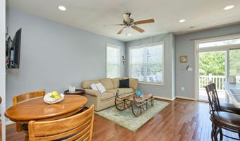25066 CROXLEY GREEN Sq, Aldie, VA 20105