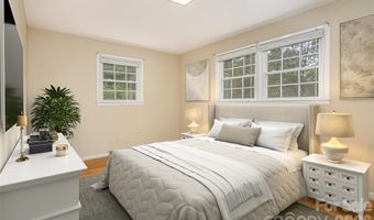 352 Cedar Ln, Arden, NC 28704