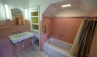 1 Northwood Dr, Athens, OH 45701
