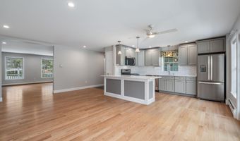 4 Highview Ter, Belfast, ME 04915