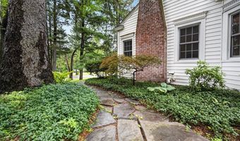 61 Upper Loudon Rd, Albany, NY 12211
