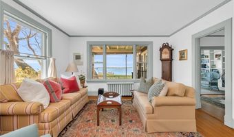 4 Van Zandt Ave, Newport, RI 02840