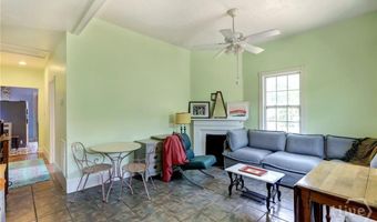 536 E Gordon Ln, Savannah, GA 31401