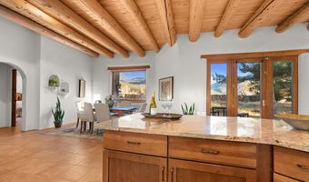 9 Desiderio Rd, Arroyo Seco, NM 87514