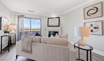 1050 N STUART St 611, Arlington, VA 22201