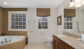 20 Bailey Blvd, East Greenwich, RI 02818
