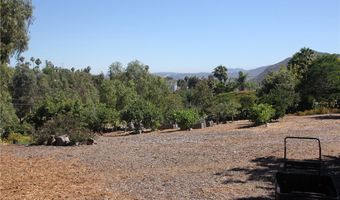 520 Woodland Hills Dr, Escondido, CA 92029