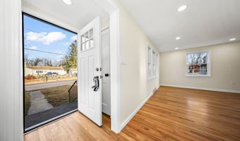 122 High St, Coventry, CT 06238