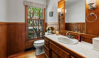 1837 S LEE St, Appleton, WI 54915
