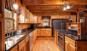 258 Brogan Ln, Apple Grove, WV 25502