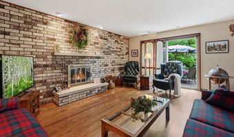 1411 W Allison Ct, Arlington Heights, IL 60005