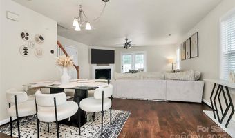 7707 Brisbane Ct, Charlotte, NC 28215