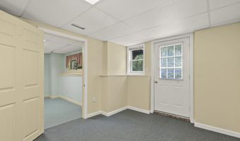 18 Harbor Hill Dr, Bourne, MA 02532
