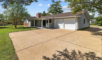 602 Rue Montand Dr, Ballwin, MO 63011