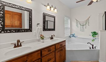 806 E Grant St, Ash Grove, MO 65604