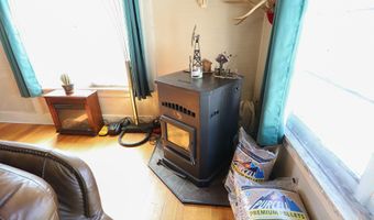 610 East Ln, Dayton, WY 82836