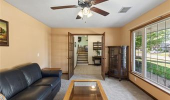 1094 Lowell Dr, Apple Valley, MN 55124
