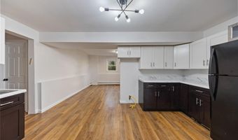 8 Apple Blossom Ct, Airmont, NY 10952