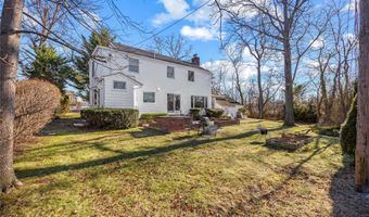 11 Searingtown Rd, Albertson, NY 11507