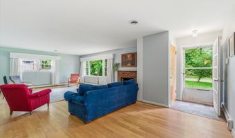 2687 Apple Way, Ann Arbor, MI 48104
