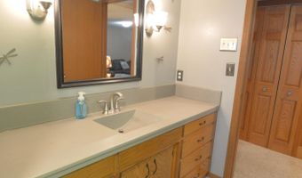 2214 SE 14th Ave, Aberdeen, SD 57401