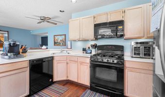 16 Tanglewood Dr, Barnegat, NJ 08005
