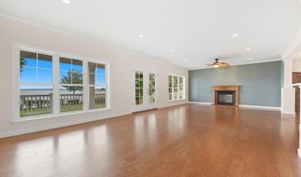 817 RIVERSIDE Dr, Arnold, MD 21012