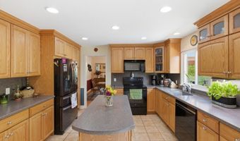 8 Sunshine Dr, Alexandria Twp., NJ 08867