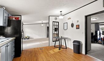 1323 W Kenwood Dr, Austin, IN 47102