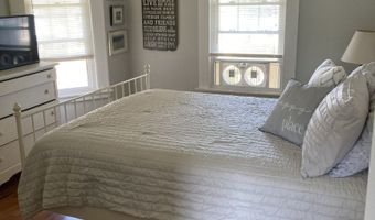 13 Sound View Hts, Branford, CT 06405