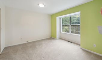 4274 Hillside Dr, Ann Arbor, MI 48105