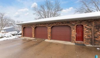 328 S 3rd Ave, Brandon, SD 57005