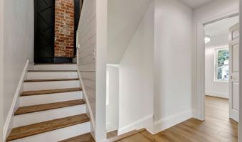 5819 Bramble Ave, Cincinnati, OH 45227
