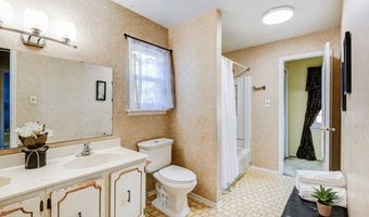 3 DOVER Ct, Bear, DE 19701