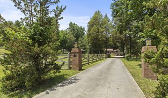 99 Reservoir Rd, Norris, TN 37828