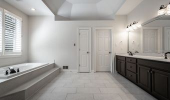 10571 Chatham Ct, Carmel, IN 46032