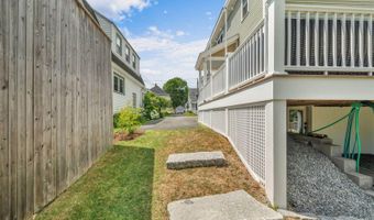 143 Maple St, Bangor, ME 04401