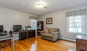 11 Raven Cir, Cranston, RI 02921
