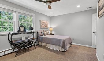 28 Algonquin Ave, Andover, MA 01810